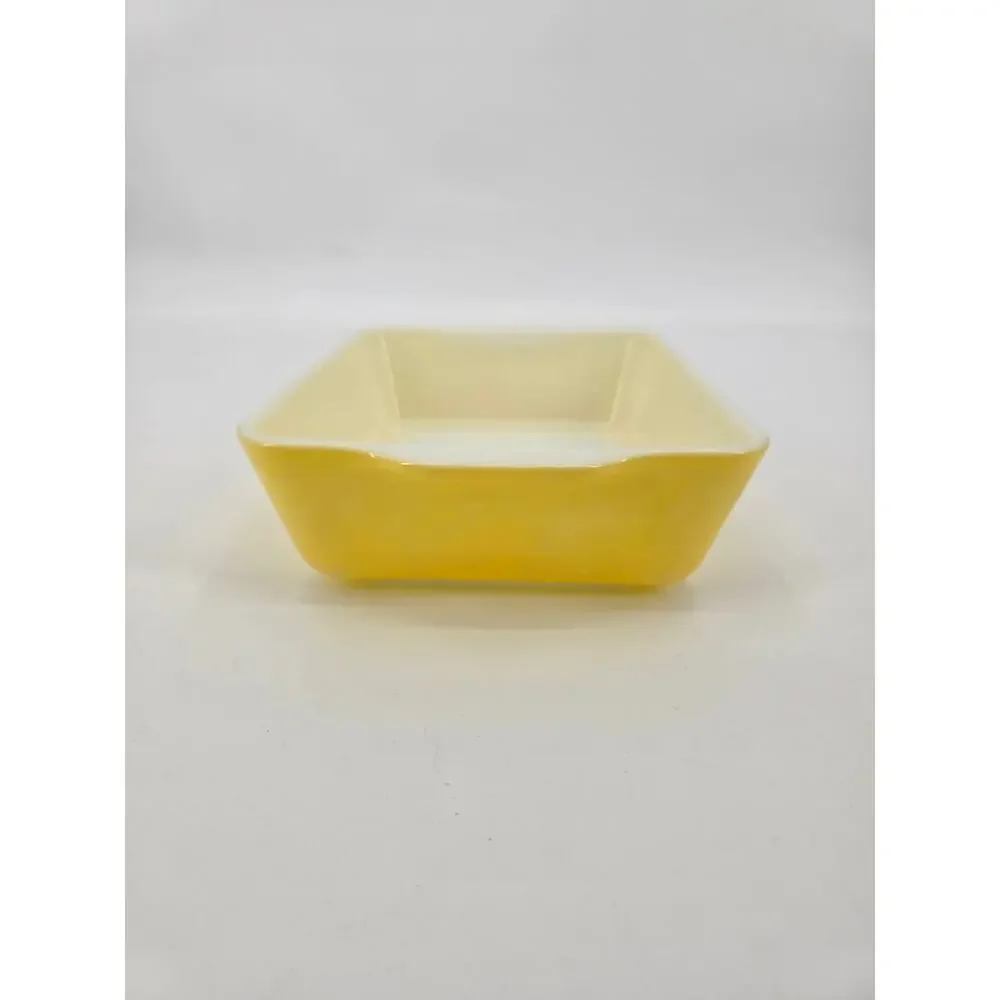 Vintage Primary Yellow Pyrex Dish‎